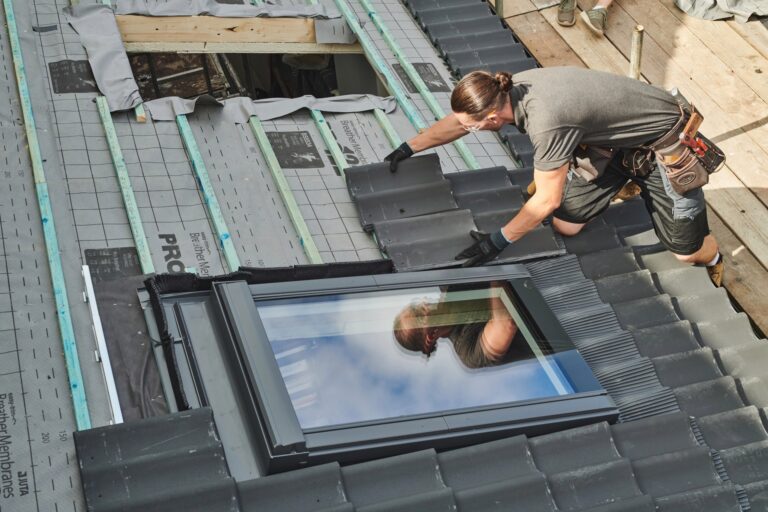 Nowe okna dachowe GBL Velux – do dachów z niskim kątem nachylenia