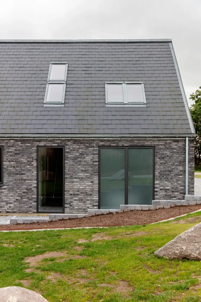 Specjalistyczny montaż okien połaciowych Velux w Łomży